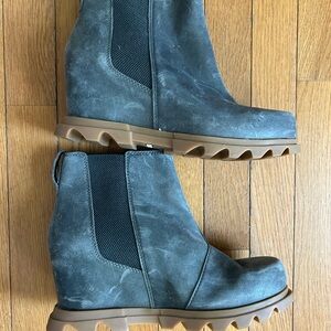 Women's Wedge Gray Leather Ankle Boots 8.5